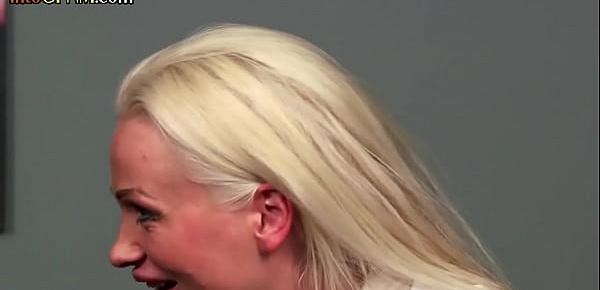  CFNM babe cocksucking sub in front busty shrink